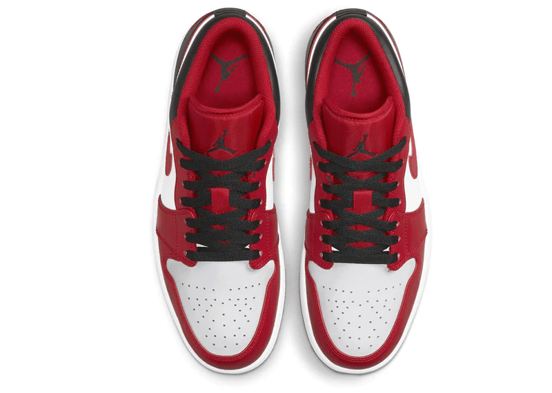 Jordan 1 Low Bulls