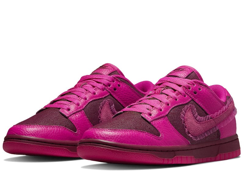 Nike Dunk Low Valentine's Day (2022) (W)