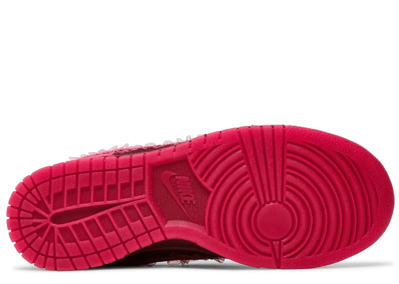 Nike Dunk Low Valentine's Day (2022) (W)